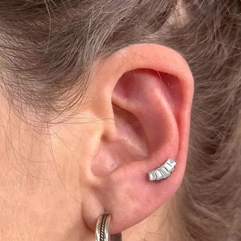 Metal color: Silver Plated, Main Stone Color: WHITE, Ships From: CHINA - G23 Titanium Ear Studs 5 Oblong CZ Blaze Curve Top Threaded Labret PIERC Lip Stud Ear Cartilage Tragus Helix Piercing Jewelry