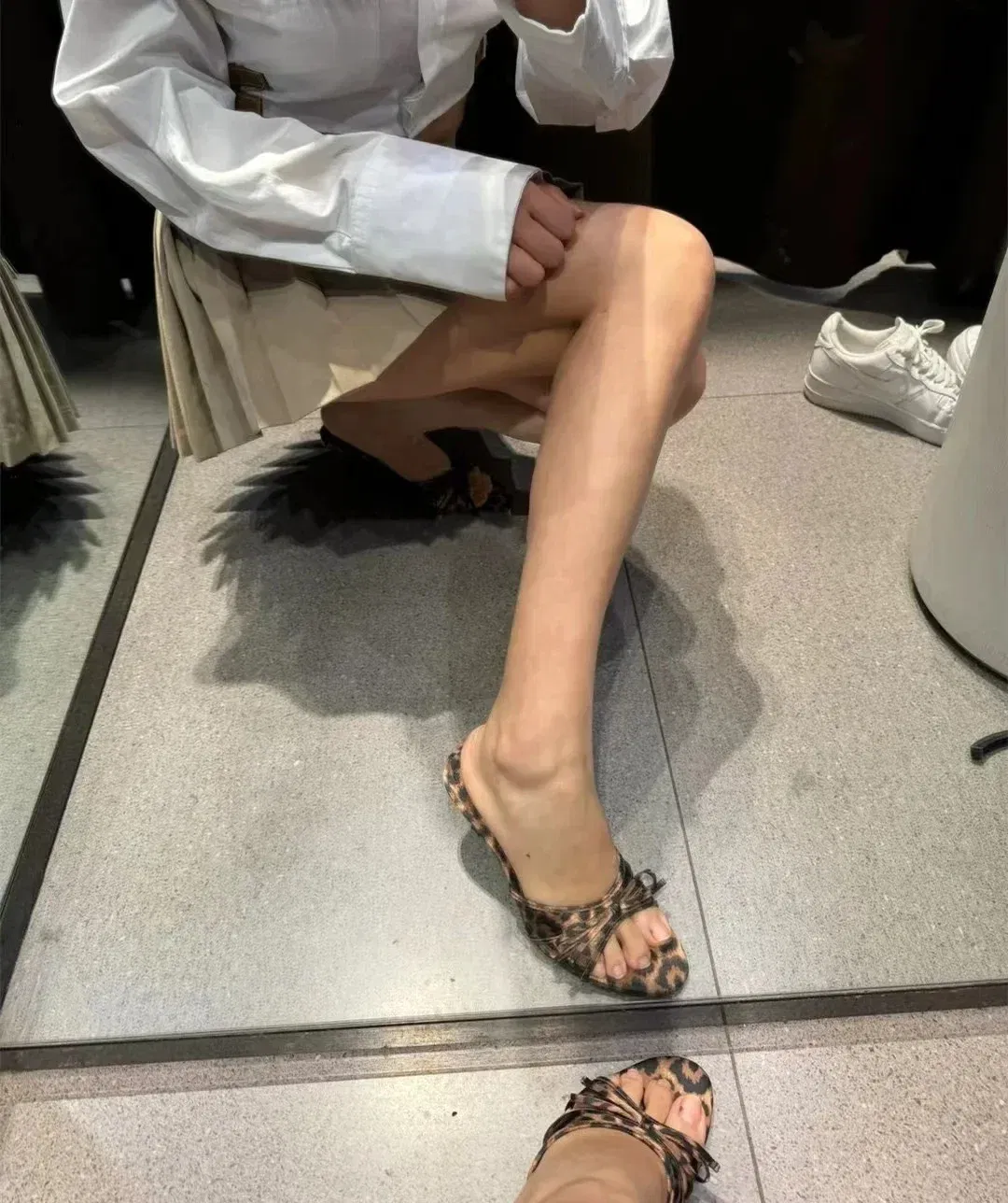 Color: Chocolate, Shoe Size: 35 - Slippers for women wearing exquisite summer haute couture with fine straps, French style black cat heel clip toe beach sandals