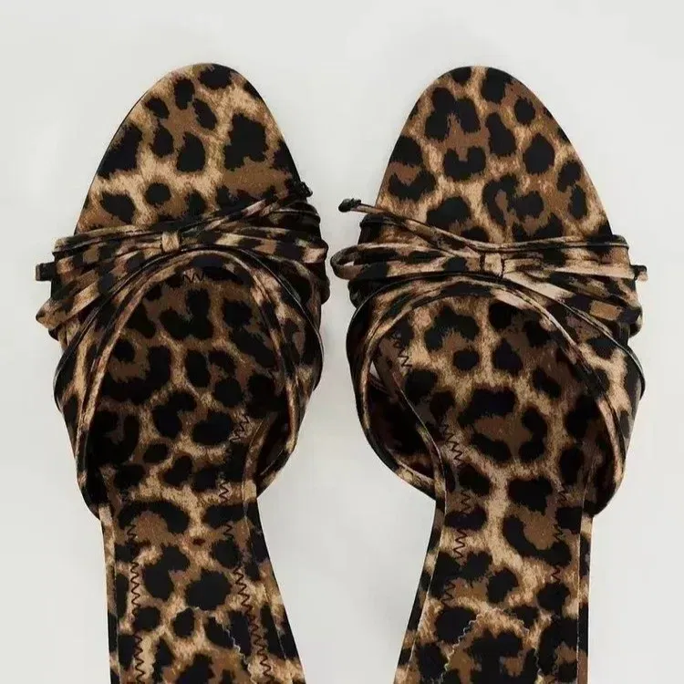 Color: Chocolate, Shoe Size: 35 - Slippers for women wearing exquisite summer haute couture with fine straps, French style black cat heel clip toe beach sandals