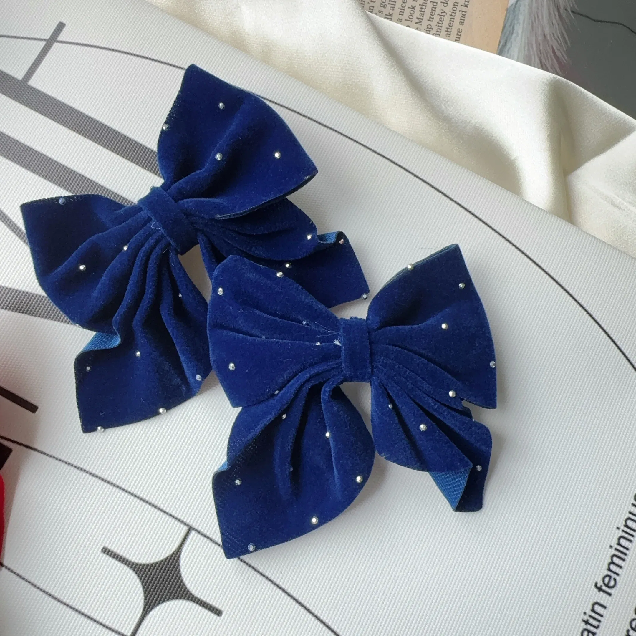 Color: Brown - 2Pcs Starry Dots Red Velvet Bow Hair Pins Hair Clips Kids Girls Fashion Christmas Barrettes Ponytail Holder Headwear Accessories