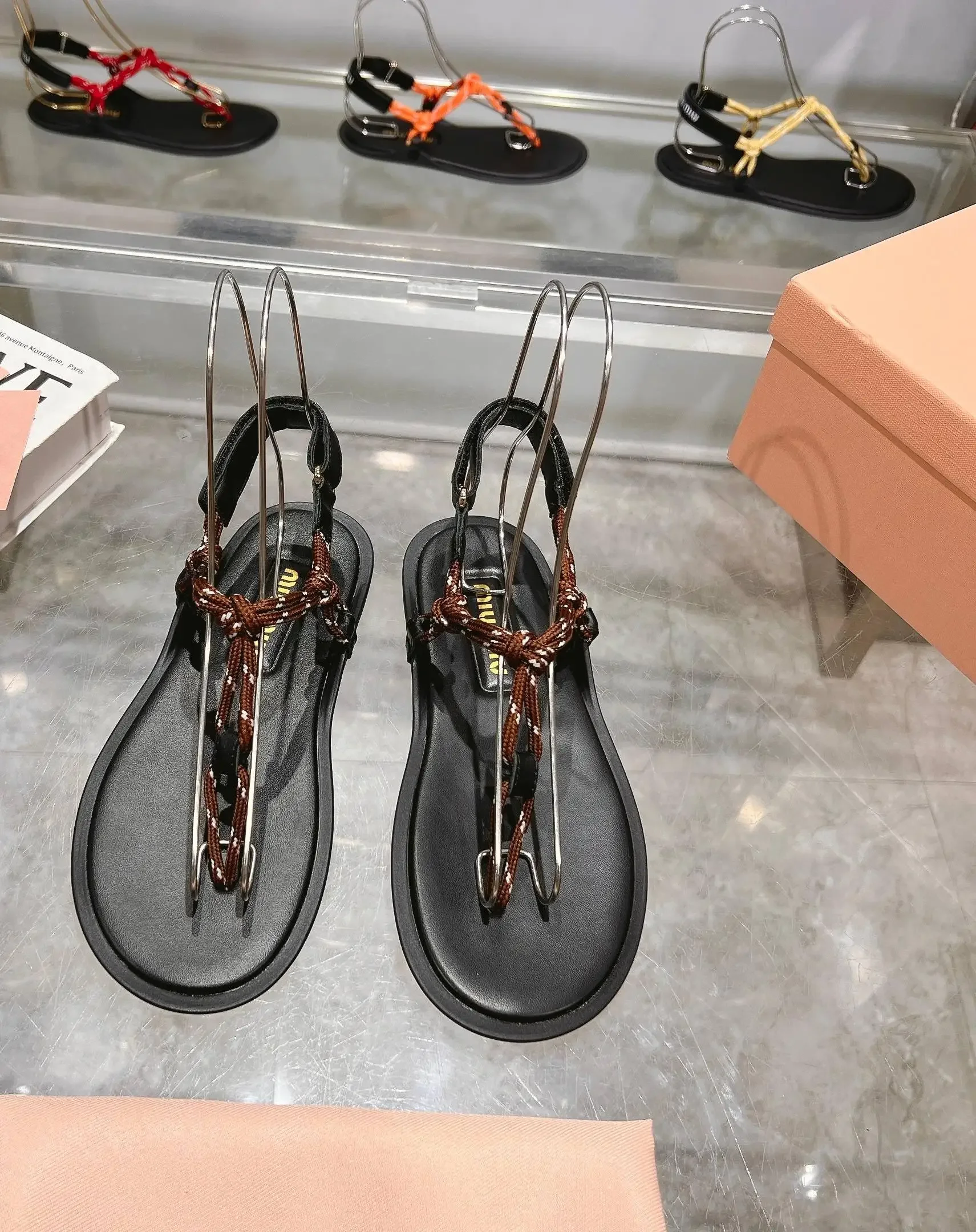 Color: black, Shoe Size: 41 - Fashionable and cost-effective MIU series 25 new summer products, the world's most popular flip-flops, versatile and trendy