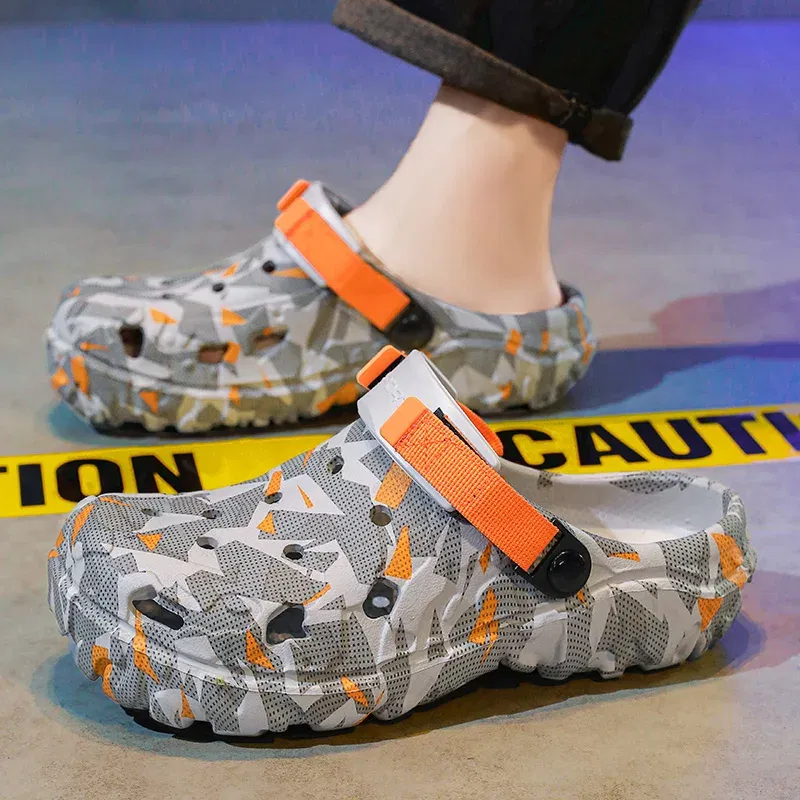 Color: black, Shoe Size: 44 - Fashion Garden Shoes Men's Clogs Slippers Sandal Flat Camouflage Sandals Male Sneakers Outdoor Flip Flops Home Clogs