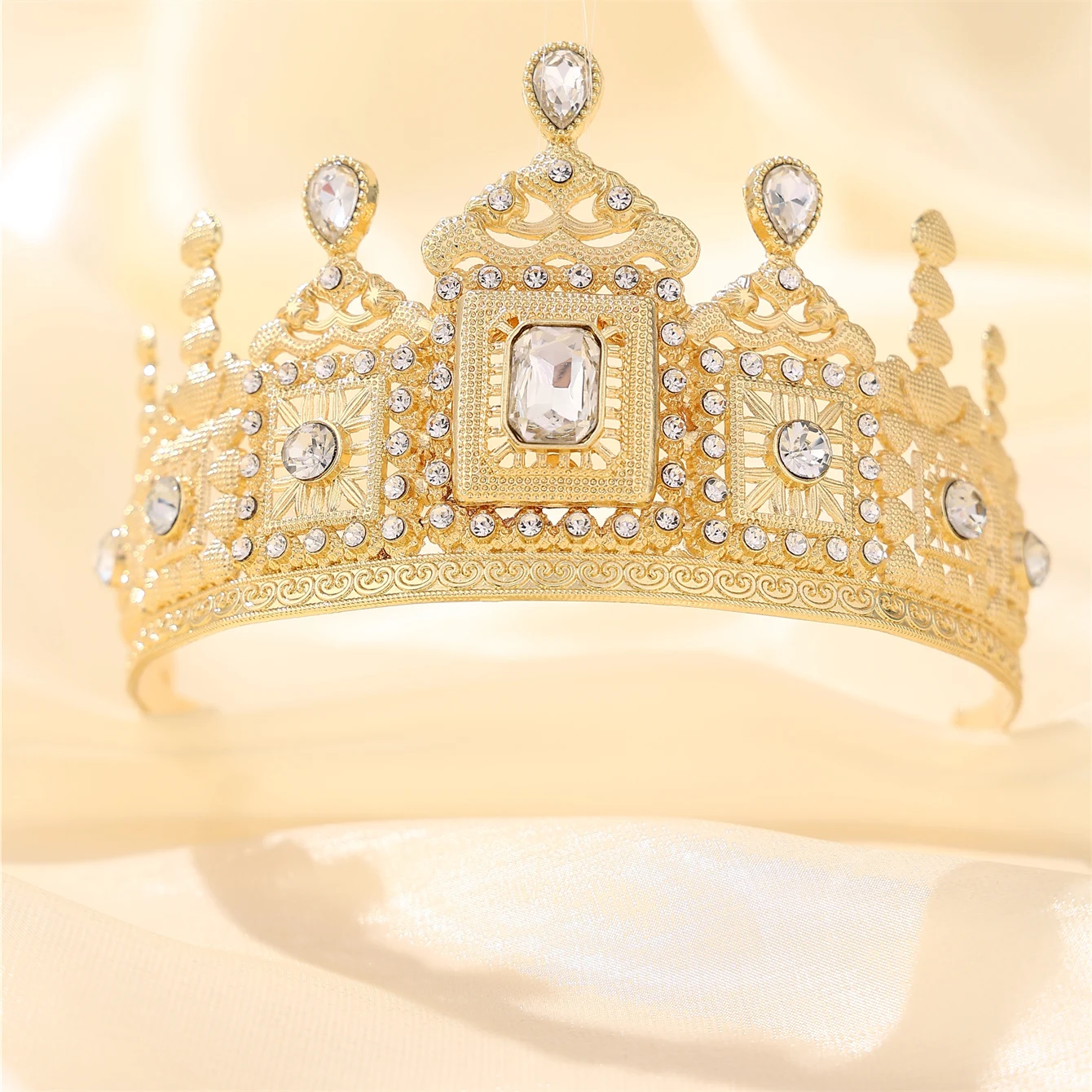 Metal color: Light Yellow Gold Color - European Princess Queen Round Headdress Moroccan Bride Crystal Crown King Bride Headdress Wedding Hair Accessories