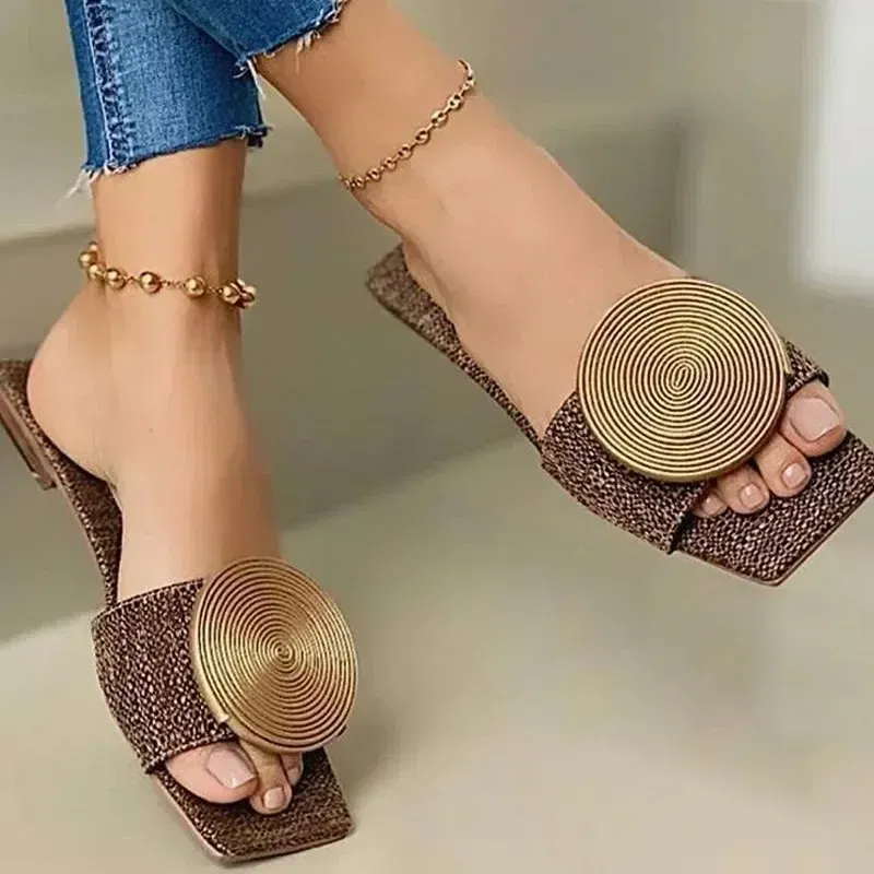 Color: Black, Shoe Size: 40 - 2023 New Spring and Summer Women's Flat Slippers Fashion Beach Shoes Comfortable Slippers Versatile Lightweight Women's Shoes