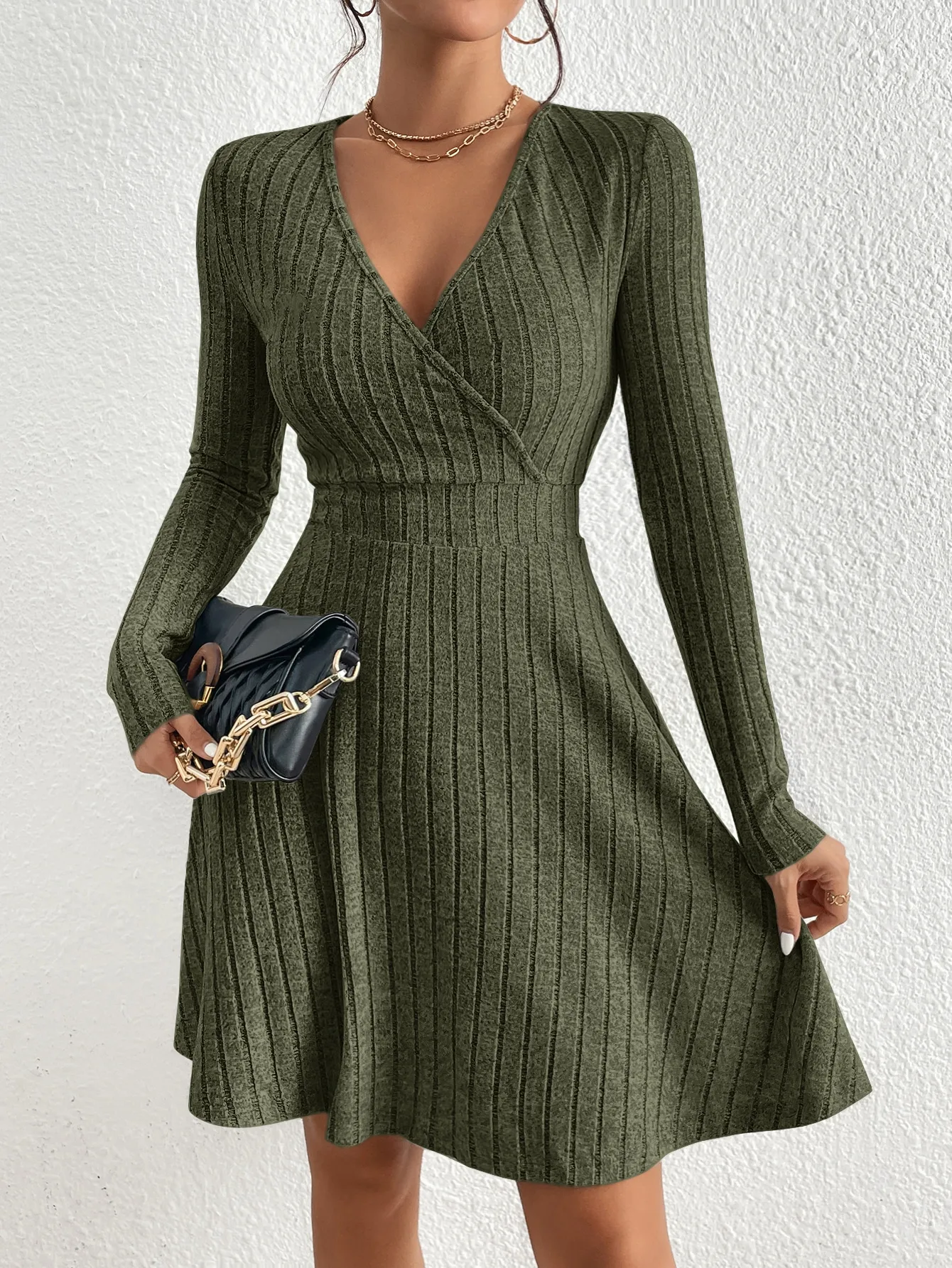 Color: black, Size: L - Autumn and Winter New V-neck Sexy Waistline A-line Umbrella Skirt Big Swing Long-sleeved Knit Dress