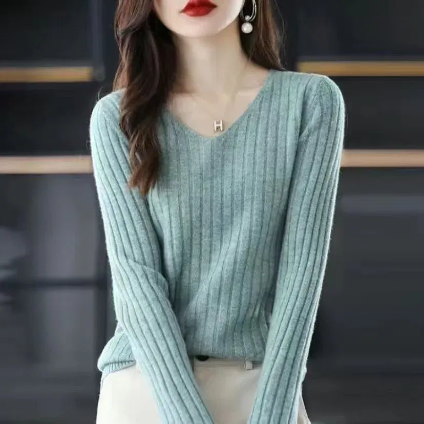 Color: green, Size: M - Women Sweater Long Sleeve Top Knitted Pullover V-Neck Fashion Sweater Woman Winter Basic Female Clothing Soild OL Sweater DF4933