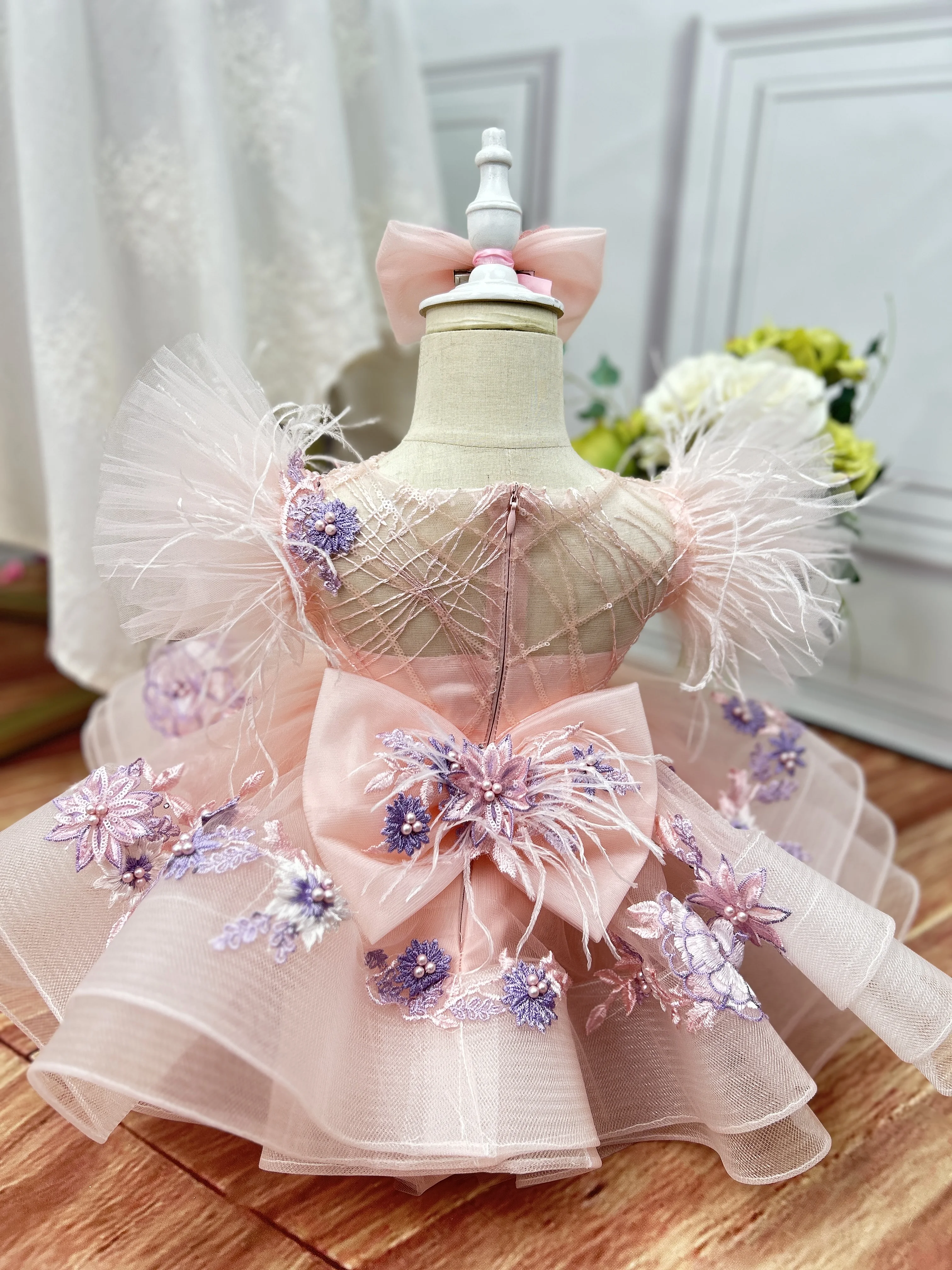 Color: Pink, Kid Size: 12t - New baby girl toddler dress birthday party dress exquisite unique girl sweet little fly sleeve cake skirt