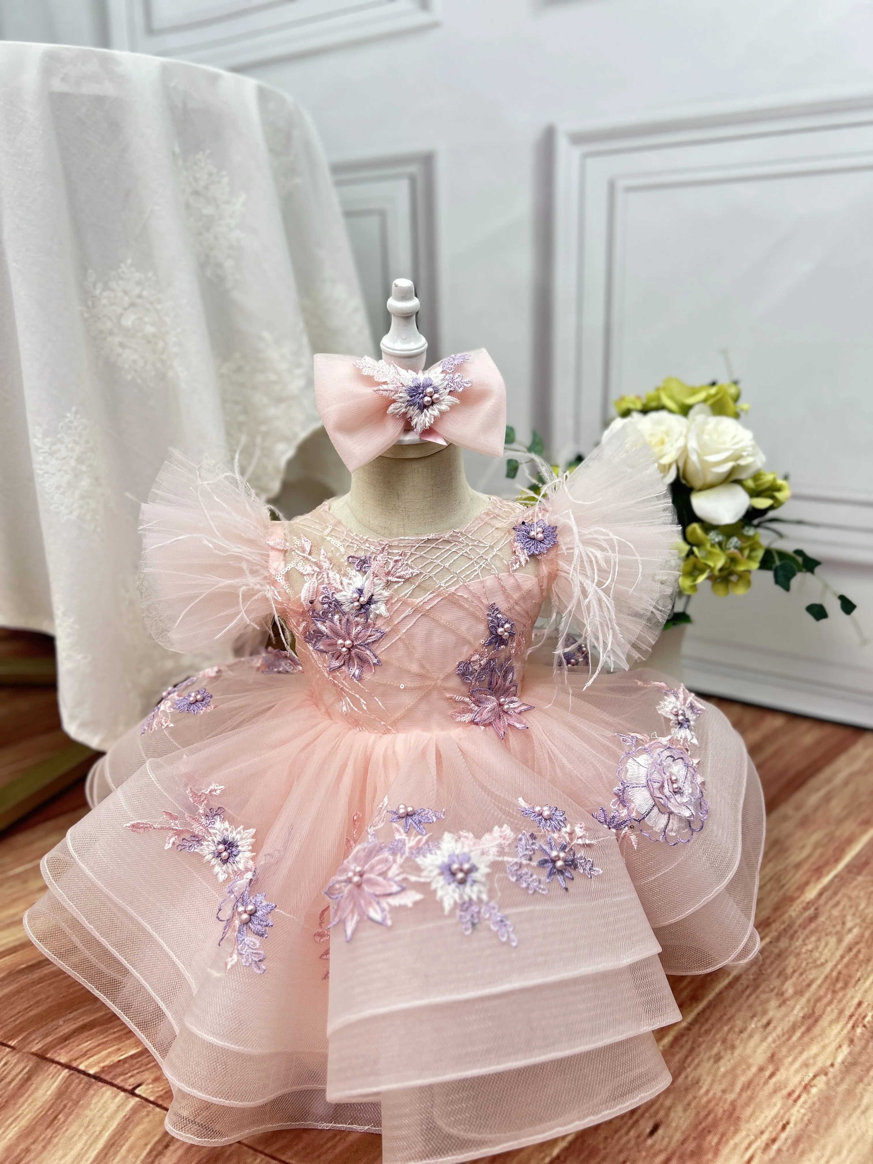 Color: Pink, Kid Size: 12t - New baby girl toddler dress birthday party dress exquisite unique girl sweet little fly sleeve cake skirt