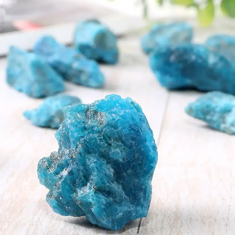 Size: 50-60mm - 150g Natural Blue Apatite Crystal Stone Gravel Rough Healing Mineral Specimen Collection Room Decor