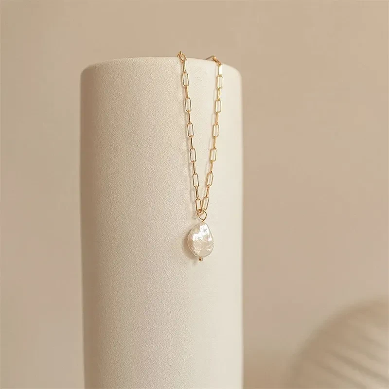 BAROQUE PEARL PENDANT