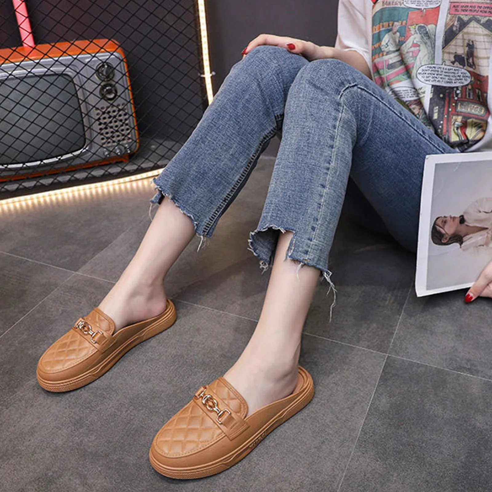 Color: Khaki, Shoe Size: 37 - Summer New Style Women's Soft Bottom Anti-slip Versatile Outer Wear Beach Flat Bottom Lazy Person One Step Casual Half Slippers