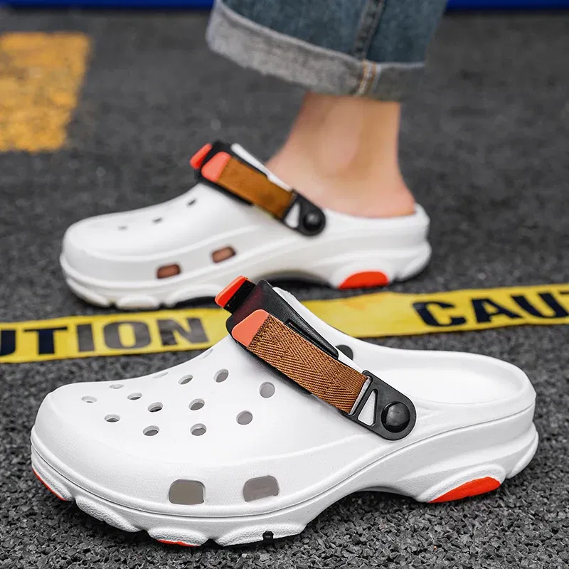 Color: Light Grey, Shoe Size: 44 - Summer Men's and Women's Leisure Breathable Garden Shoes, Couples Outdoor Beach Baotou Cool Drag Hole Shoes