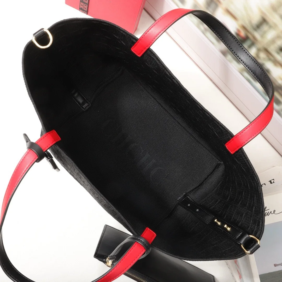 Color: Brown - CHHC 2025 Elegant Ladies Leather Crossbody Bag For Everyday Use By Famous Designer Luxury Brand Classic