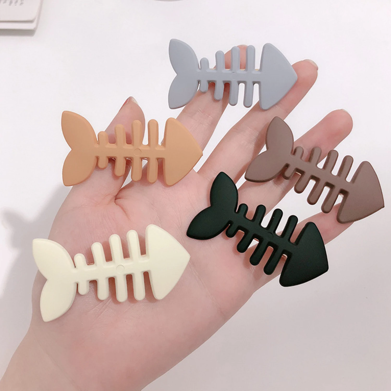 Color: khaki - Simple Milk Tea Color Fishbone Hairpin Girl Cute Bangs Barrettes Sweet Side Hairgrips Temperament Duckbill Clip Hair Accessories