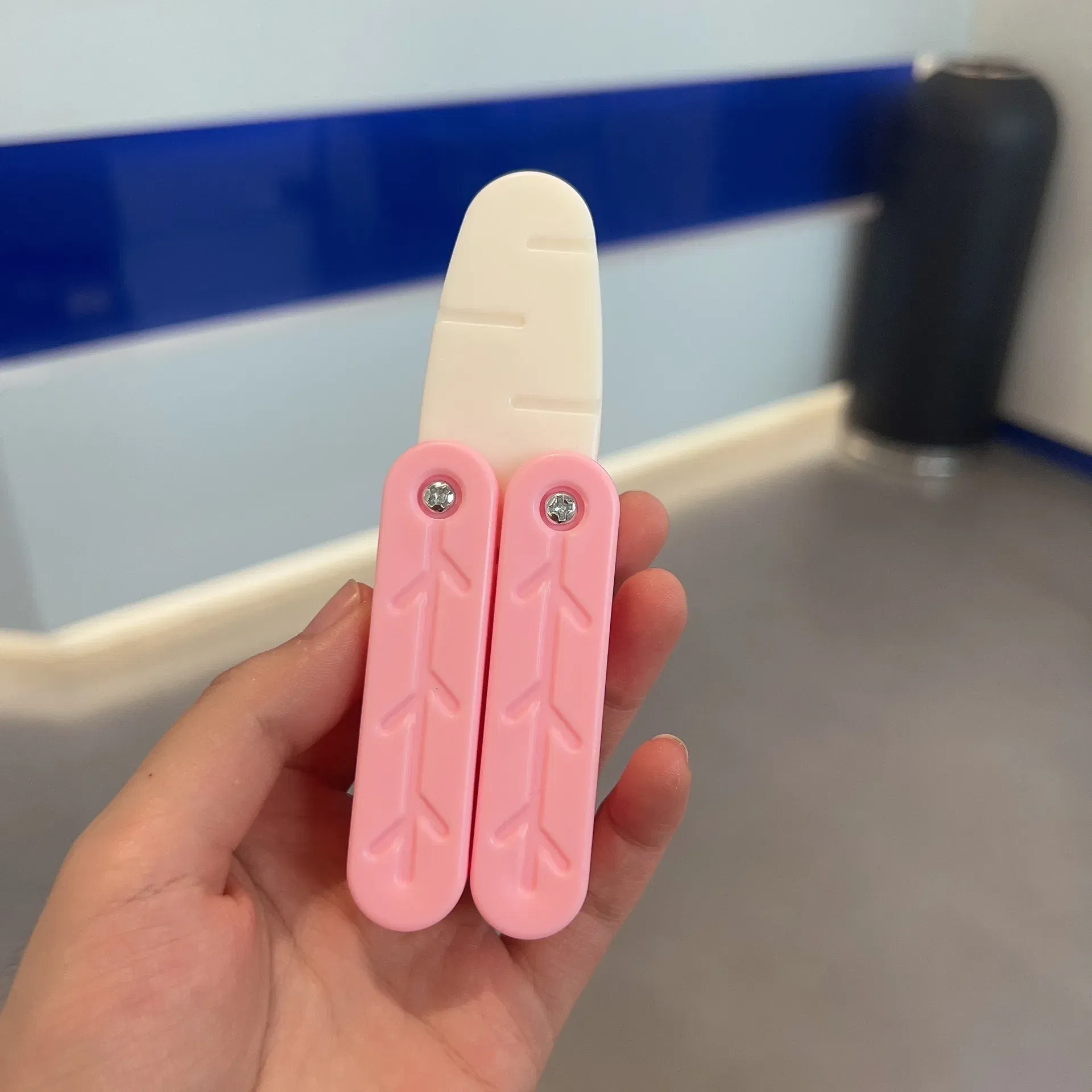 Color: DEEP BLUE, Ships From: CHINA - Gravity Folding Claw Knife Radish Knife 3d Printing Gravity Knife Small Radish Knife Push Card Decompression Fidget  Mini Toy