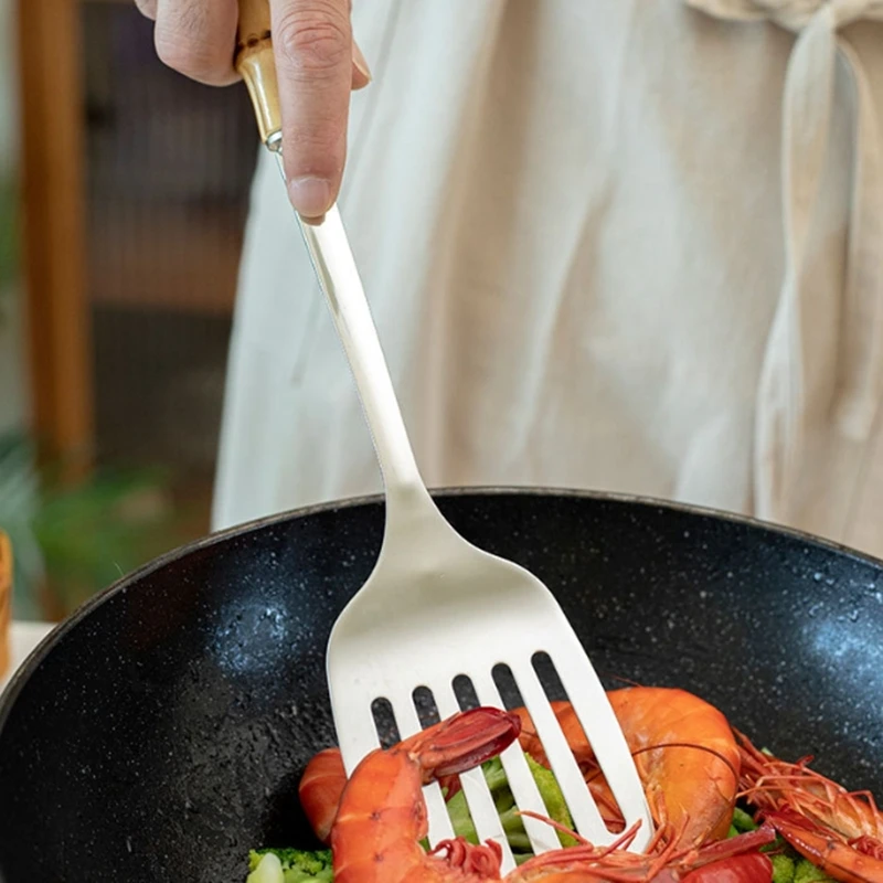 Color: Burgundy - Natural bamboo handle stainless steel frying shovel Japanese-style soup spoon Creative new colander shovel kitchen utensils set