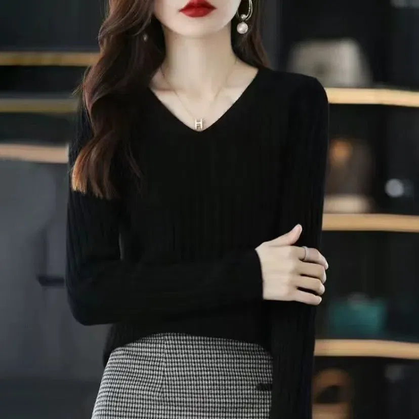 Color: black, Size: L - Women Sweater Long Sleeve Top Knitted Pullover V-Neck Fashion Sweater Woman Winter Basic Female Clothing Soild OL Sweater DF4933