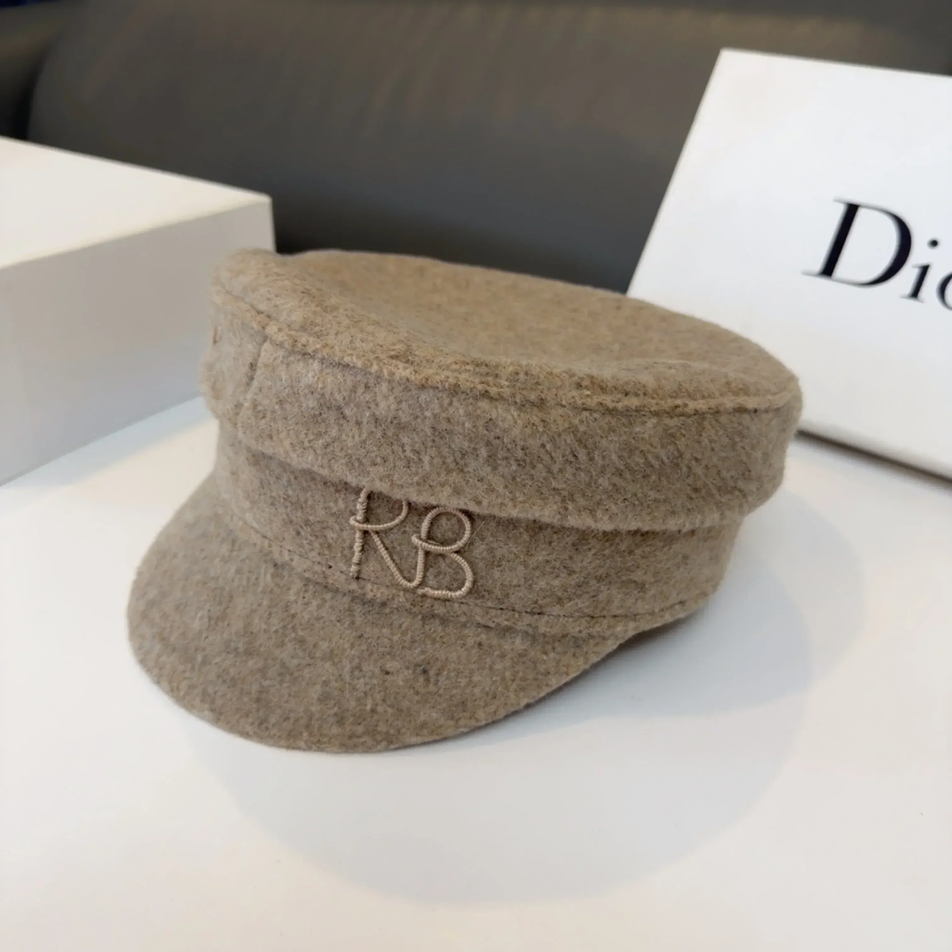 Designer New Winter Embroidery Letter Baker Boy Straw Caps Purple Newsboy Caps Thick Warm Flat Cap Chapeau Homme