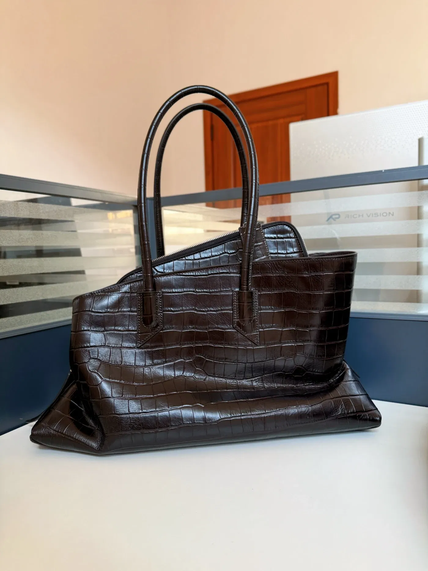 Color: black - Brand Crocodile pattern genuine leather luxury Handbags High Quality alligator large capacity Lady Totes Shoulder Crossbody Bag
