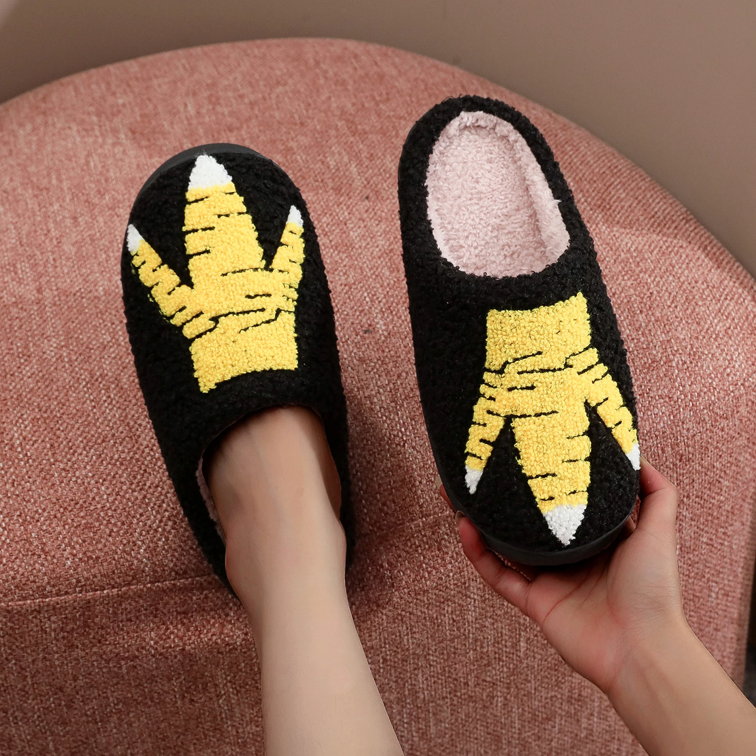 Color: black, Shoe Size: 42 - Winter stuffed Shoes Funny Chicken Claw stuffed Shoes Thick stuffed Thick Bottom Lightweight Fur Slippers