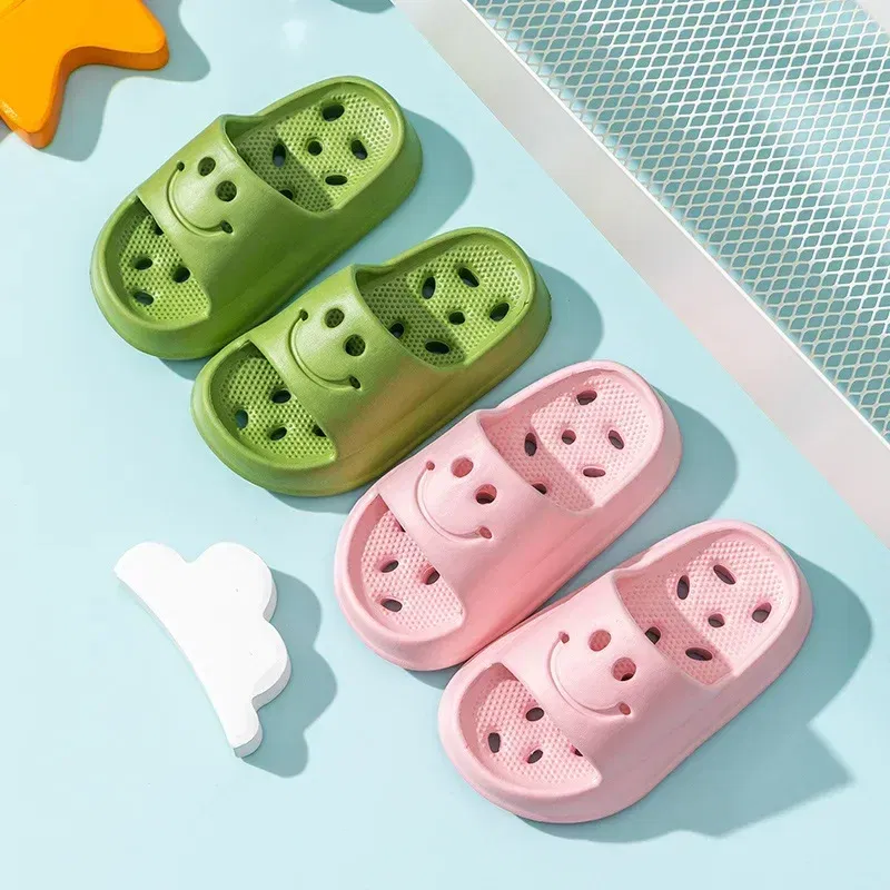 Color: Black, Shoe Size: 1 - Children Slippers Boys EVA Smiling Face Bathroom Slippers Summer 2-14 Years Old Girl Anti Slip Hollow Leaking Junior Footwear
