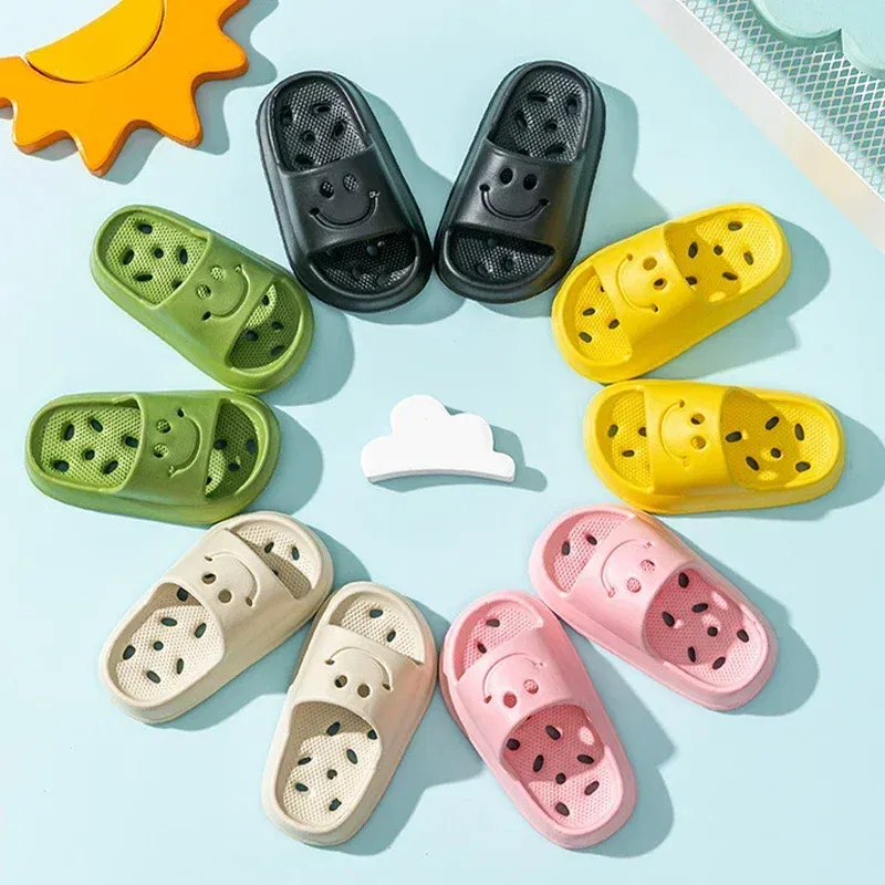 Color: Black, Shoe Size: 1 - Children Slippers Boys EVA Smiling Face Bathroom Slippers Summer 2-14 Years Old Girl Anti Slip Hollow Leaking Junior Footwear
