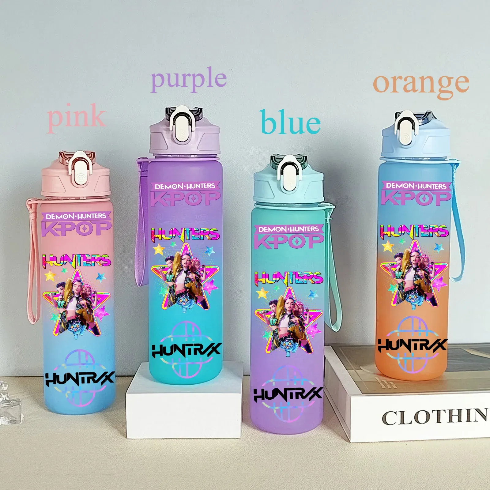 Color: Light Grey, Size: 25cm - 750ML K-pop Demon Hunters HUNTR X Rumi Mira Zoey Jinu Celine Kpop Plastic Water Cup K Pop Drinking Bottle School Huntrix Gourde