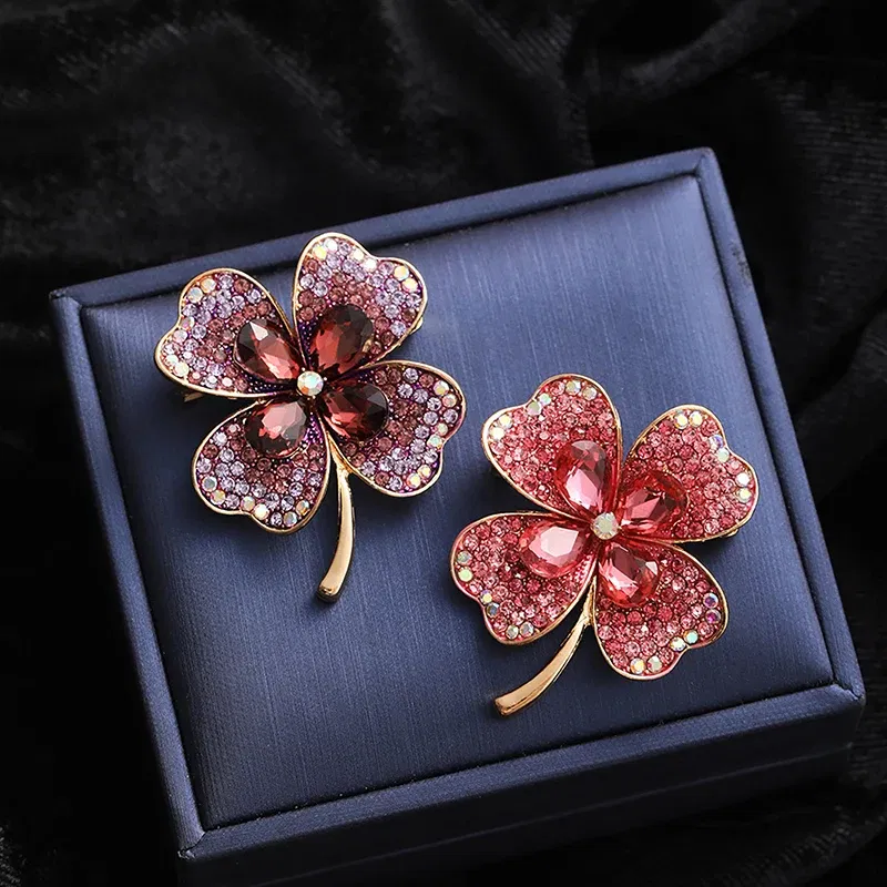 Metal color: Light Yellow Gold Color - Korean Style High-End Crystal Glass Fashion Brooch Alloy Four-Leaf Clover Pin Clothing Accessories Brooch Women