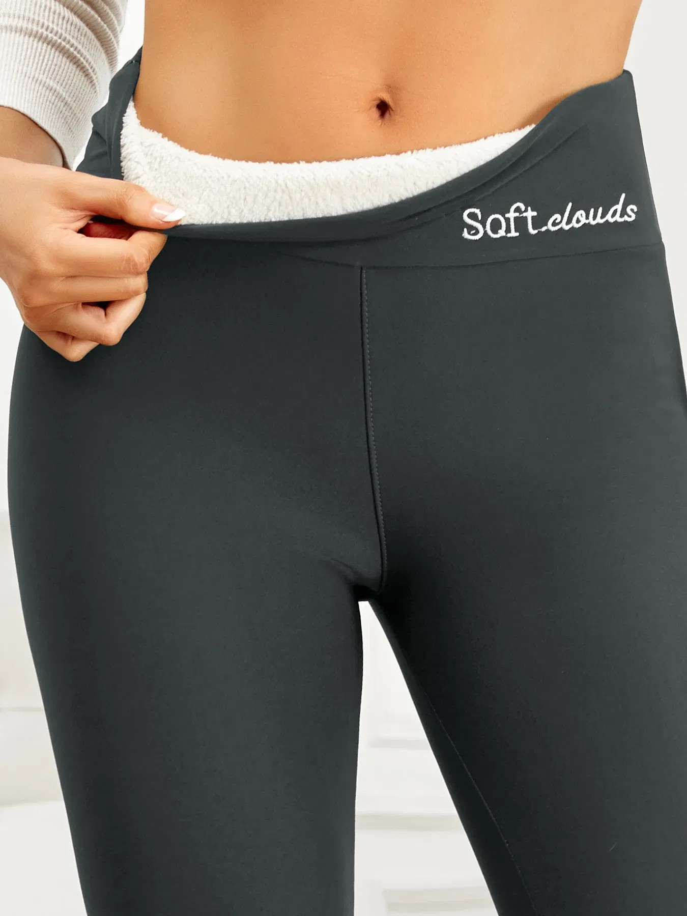 Color: black, Size: L - 2024 Blue Thick Winter Leggings Women High Waist Warm Fashion Outdoors Leggings Women Autumn Velvet 200G Pants Classic Embroide