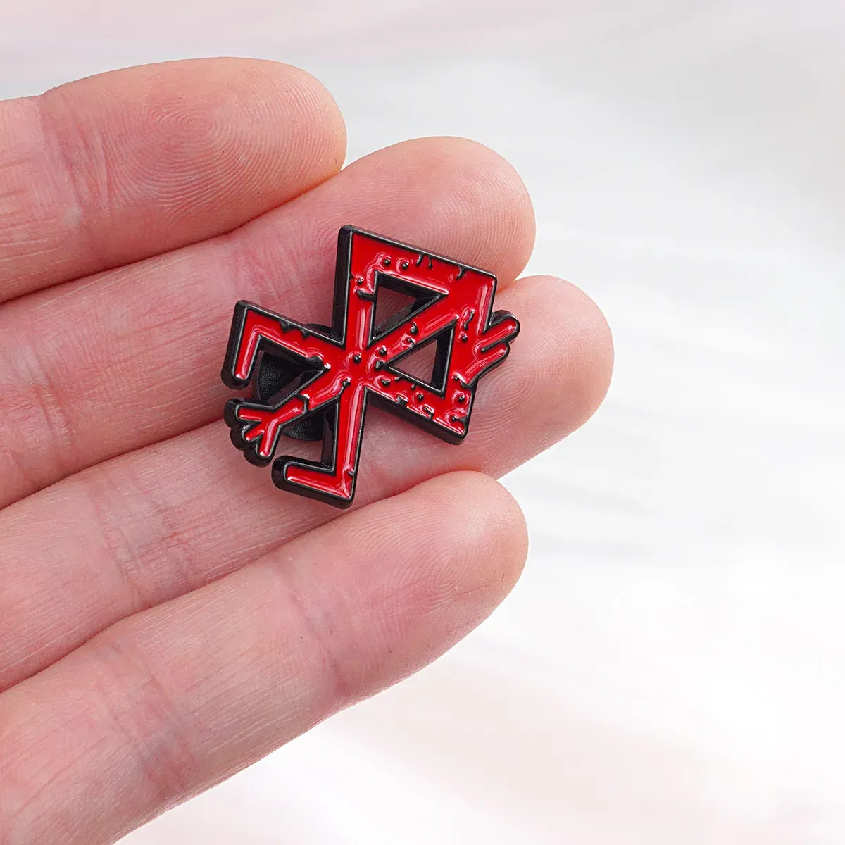 Metal color: Gold-color - Berserk Beherit Anime Game Red Cartoon Alloy Brooch Clothing Personalized Matching Costume Accessories Badges Anime Pins