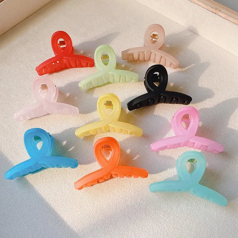 Color: black - Cute Small Crab Hair Claw Clips Barrettes Women Girls Acrylic Plastic Mini Hairpins Hair Clamps Fashion Hair Accessories 2021