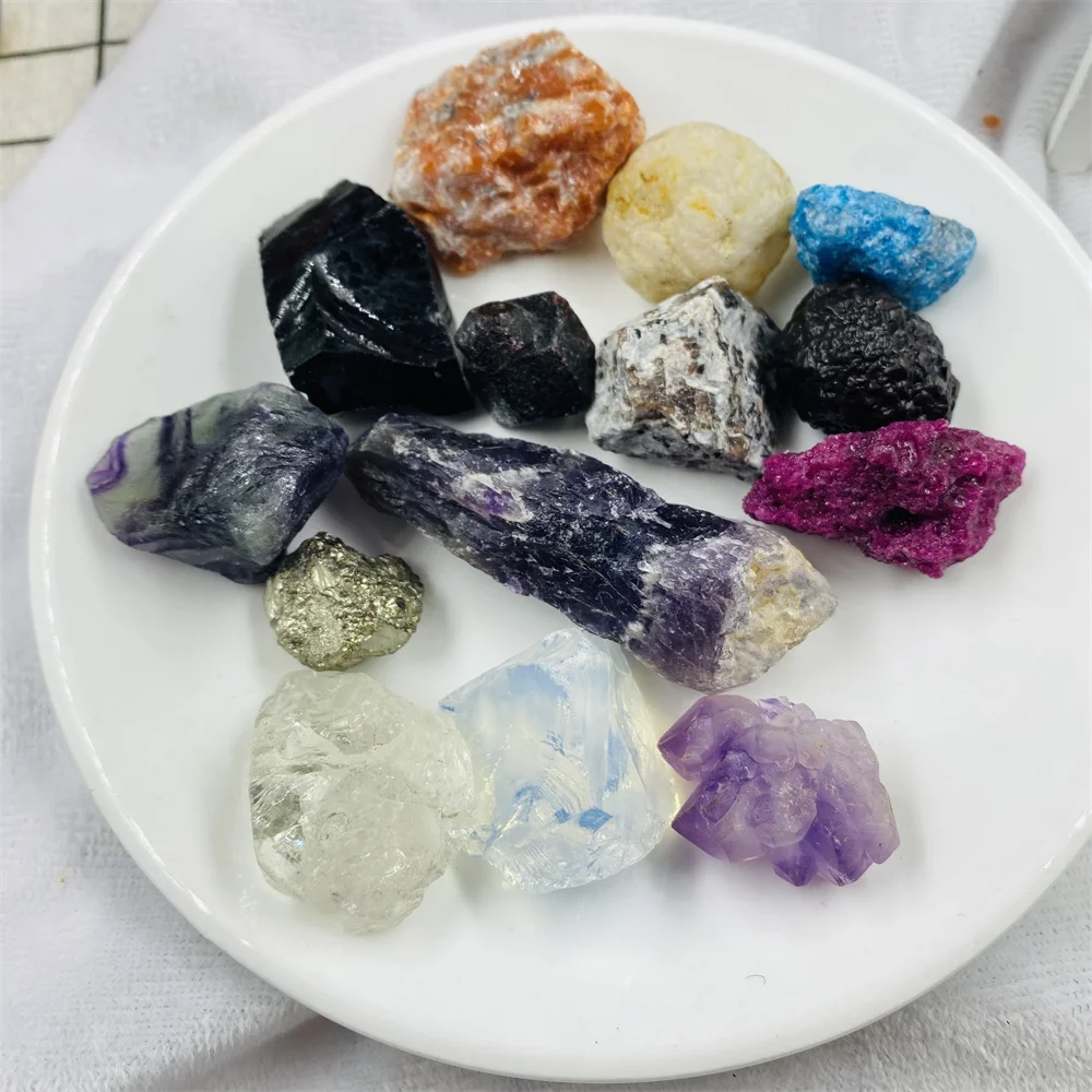 Size: L - Mixed Raw Stone Natural Crystal Chunks Assorted Quartz Rough Healing Crystals Meditation Therapy Chakra Gemstone Home Decor