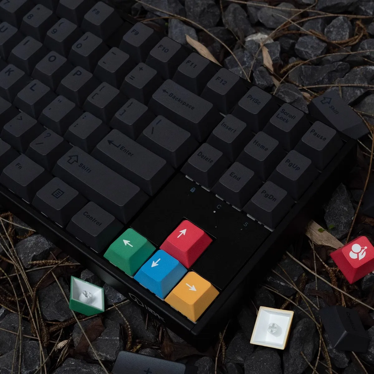Color: black - Minimalist Black keycaps PBT cherry profile  61/71/64/68/84/96/980/87/104 keycap set