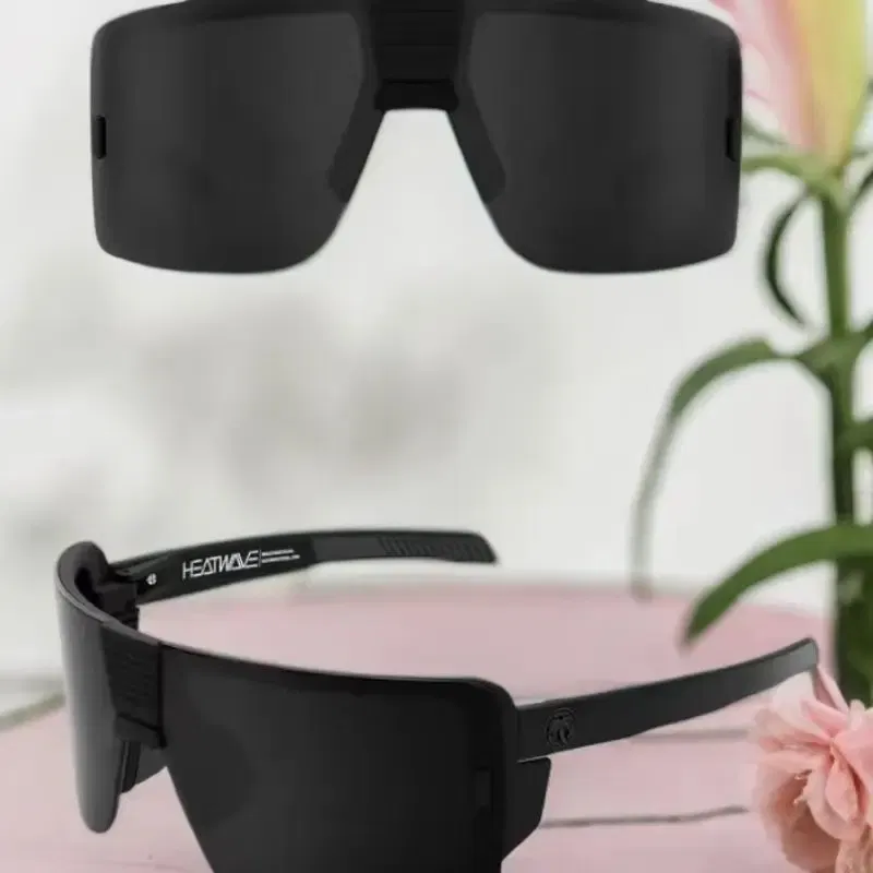 Color Name: Silver - Stylish sports sunglasses, UV400 glasses for outdoor cycling, fishing and holiday gifts:HW09; with box