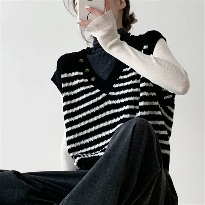 Color: WHITE, Size: One Size - Women Sweater Vest Pullover Jumpers Sleeveless Striped Knitted V Neck Jumper Streetwear Button High Street Y2k Slight Strech