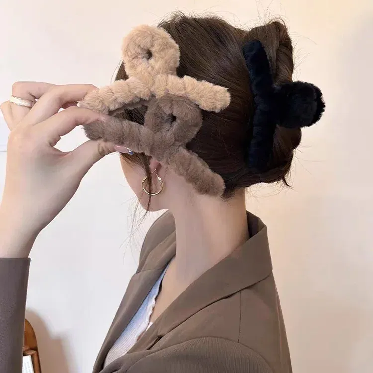 Color: Pink - Advanced Sense Card Hair Clip Korea Autumn and Winter Hair Clip Sweet and Gentle Wind Back Hair Grab Plush Shark Clip