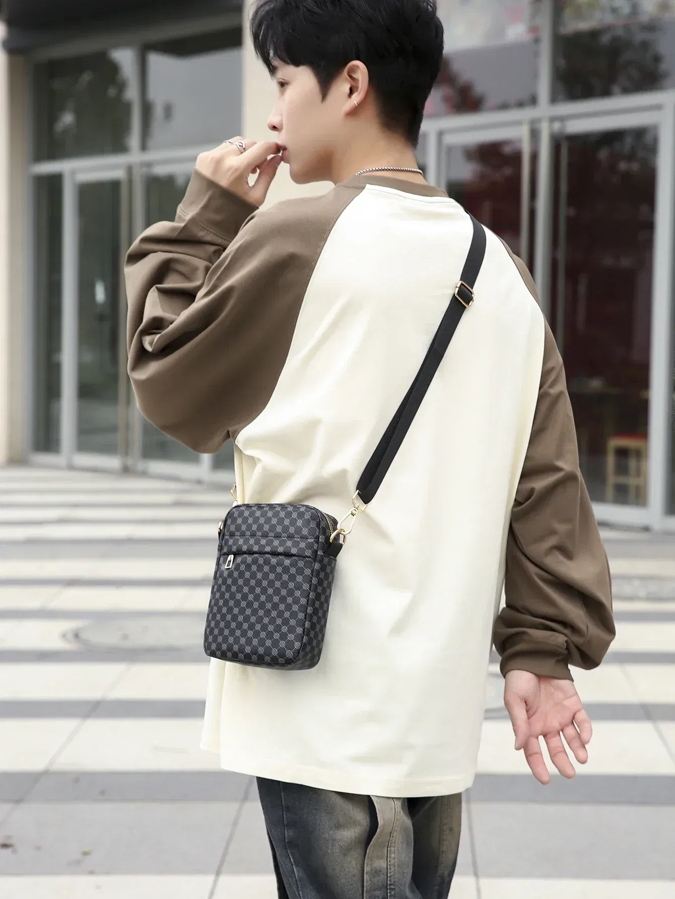 Color: black - VC Men's Classics Mini Shoulder Bag Coin Purses Lightweight PU Leather Shoulder Bags for Men Small Men Crossbody Bag