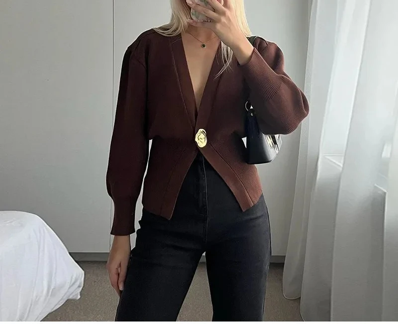 Color: Burgundy, Size: M - Women's Knitted Sweater with Elegant Temperament, Solid Color, Long Sleeved Buttons, Knitted Open