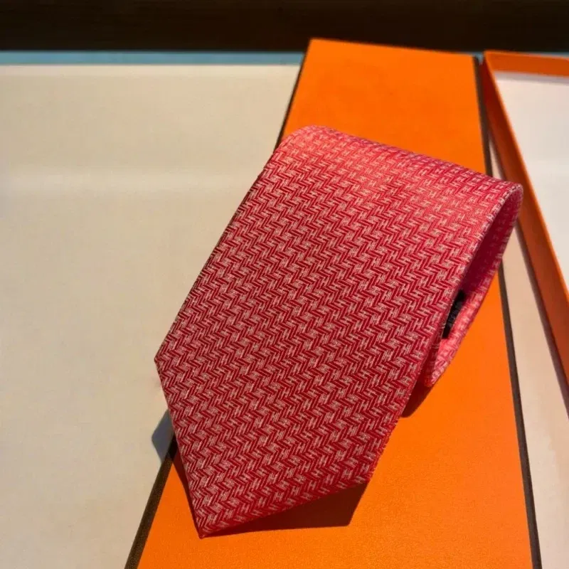 Color: WHITE - Luxury Counter Series Plaid Tie Master-grade Silk Weaving, Suitable for All Occasions Men's Business Tie Bow Tie