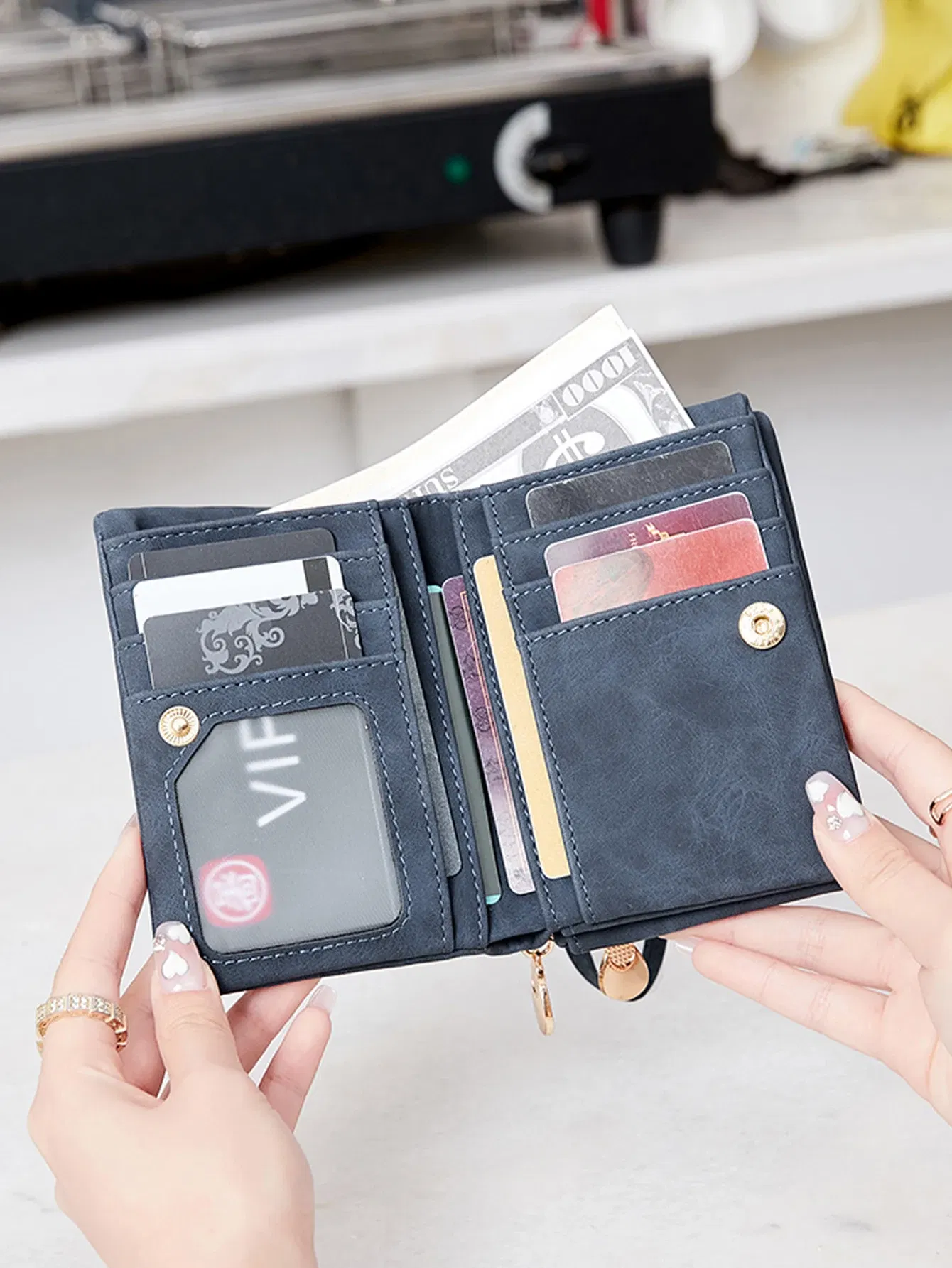 Color: army green - Retro foldingzipper wallet high-quality PUleather portablemultifunctional women's walletfashionable withID card window wrist bag