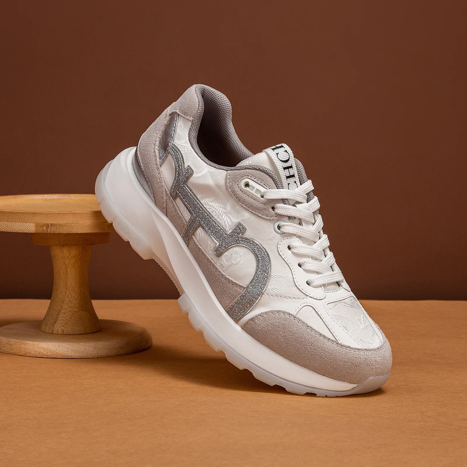 Color: Beige, Shoe Size: 39 - Women's Shoes Niche Design Balance Shoes Technology Versatile Splicing Ladies Shoes Fashion Classic Casual Female Sports Shoes