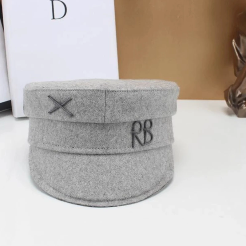 Designer New Winter Embroidery Letter Baker Boy Straw Caps Purple Newsboy Caps Thick Warm Flat Cap Chapeau Homme