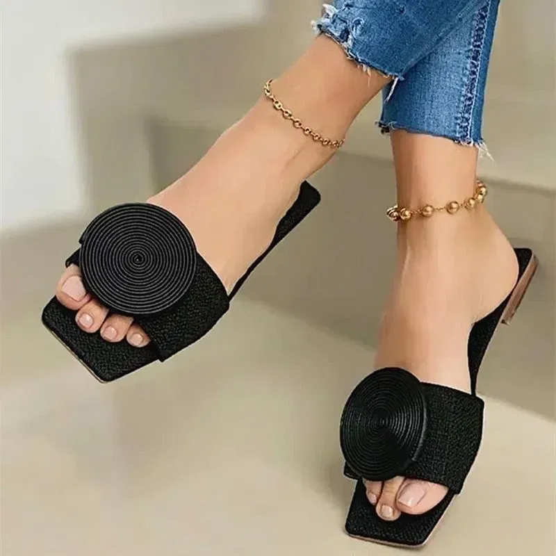 Color: Beige, Shoe Size: 38 - 2023 New Spring and Summer Women's Flat Slippers Fashion Beach Shoes Comfortable Slippers Versatile Lightweight Women's Shoes