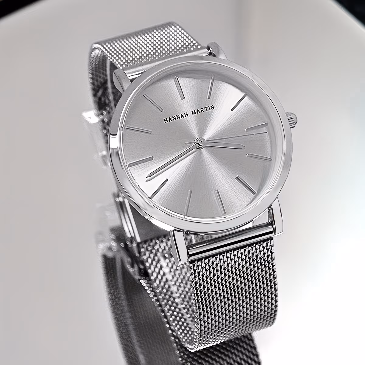 HANNAH MARTIN Ladies' Green Round Elegant Quartz Wristwatch