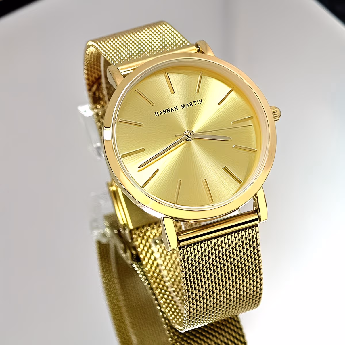 HANNAH MARTIN Ladies' Green Round Elegant Quartz Wristwatch