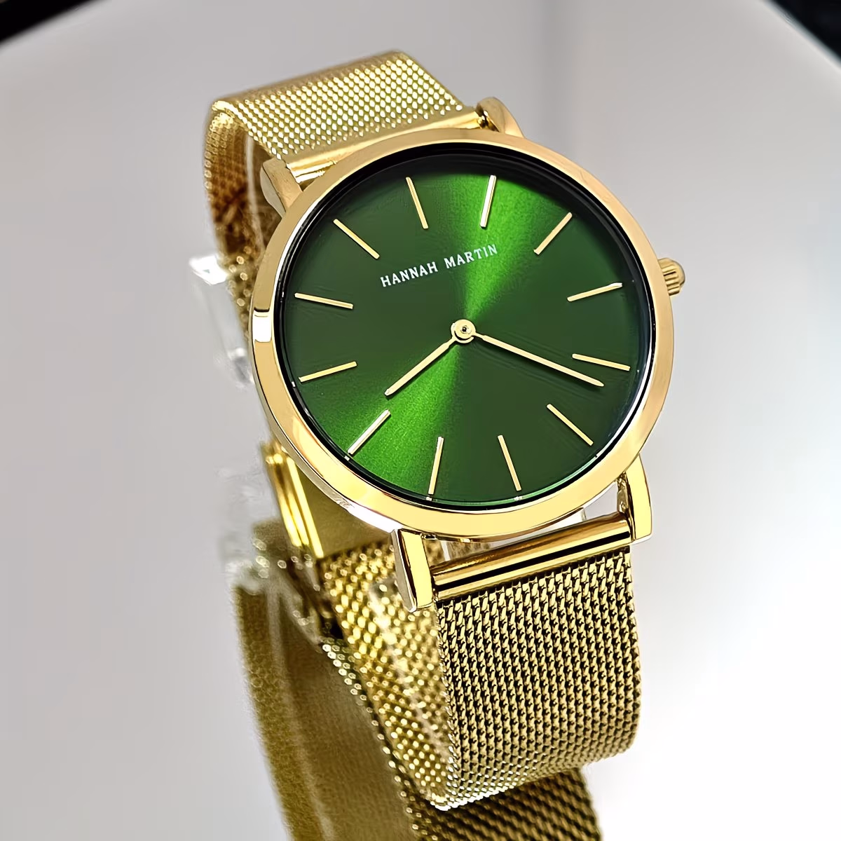 HANNAH MARTIN Ladies' Green Round Elegant Quartz Wristwatch