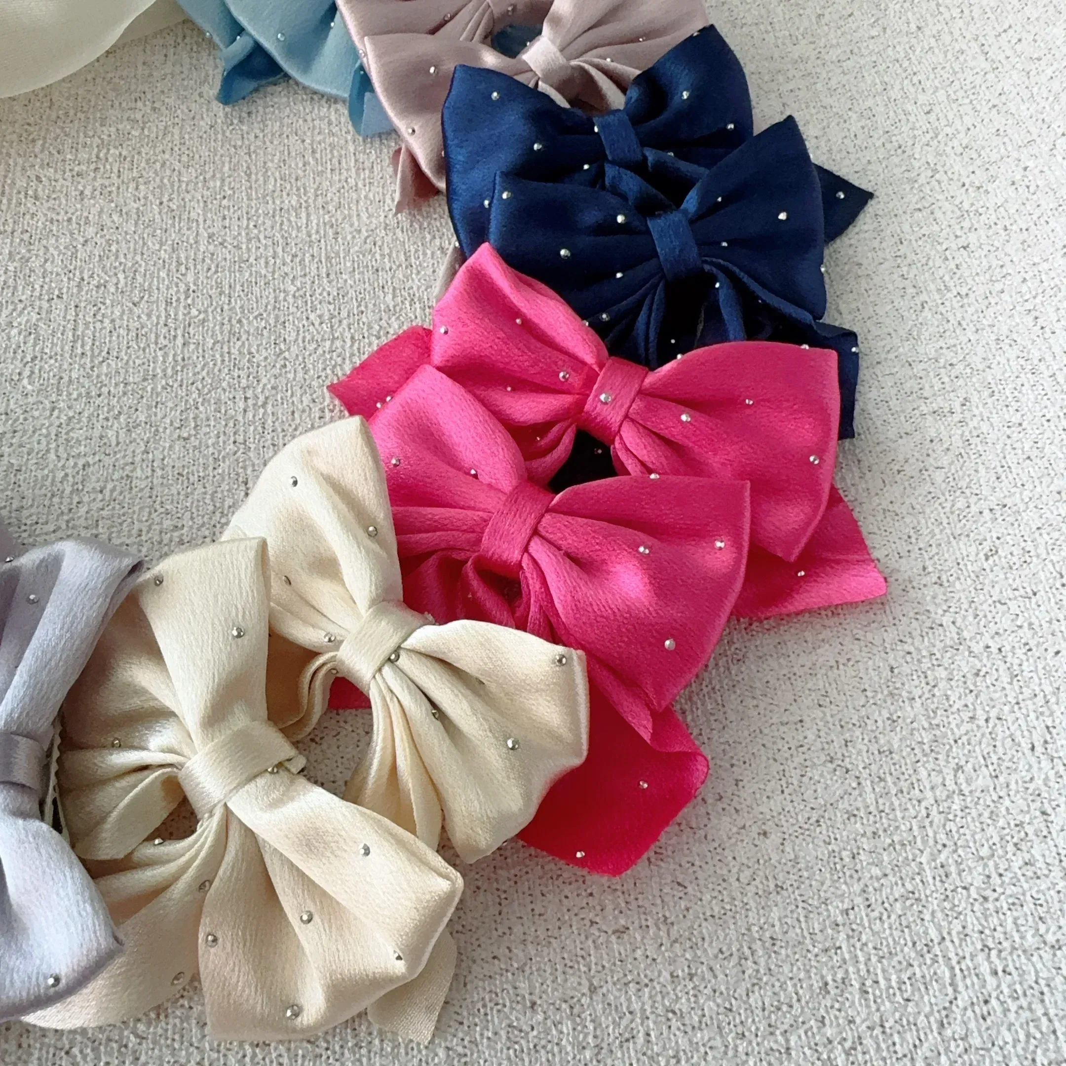 Color: black - 2Pcs Starry Dots Red Velvet Bow Hair Pins Hair Clips Kids Girls Fashion Christmas Barrettes Ponytail Holder Headwear Accessories