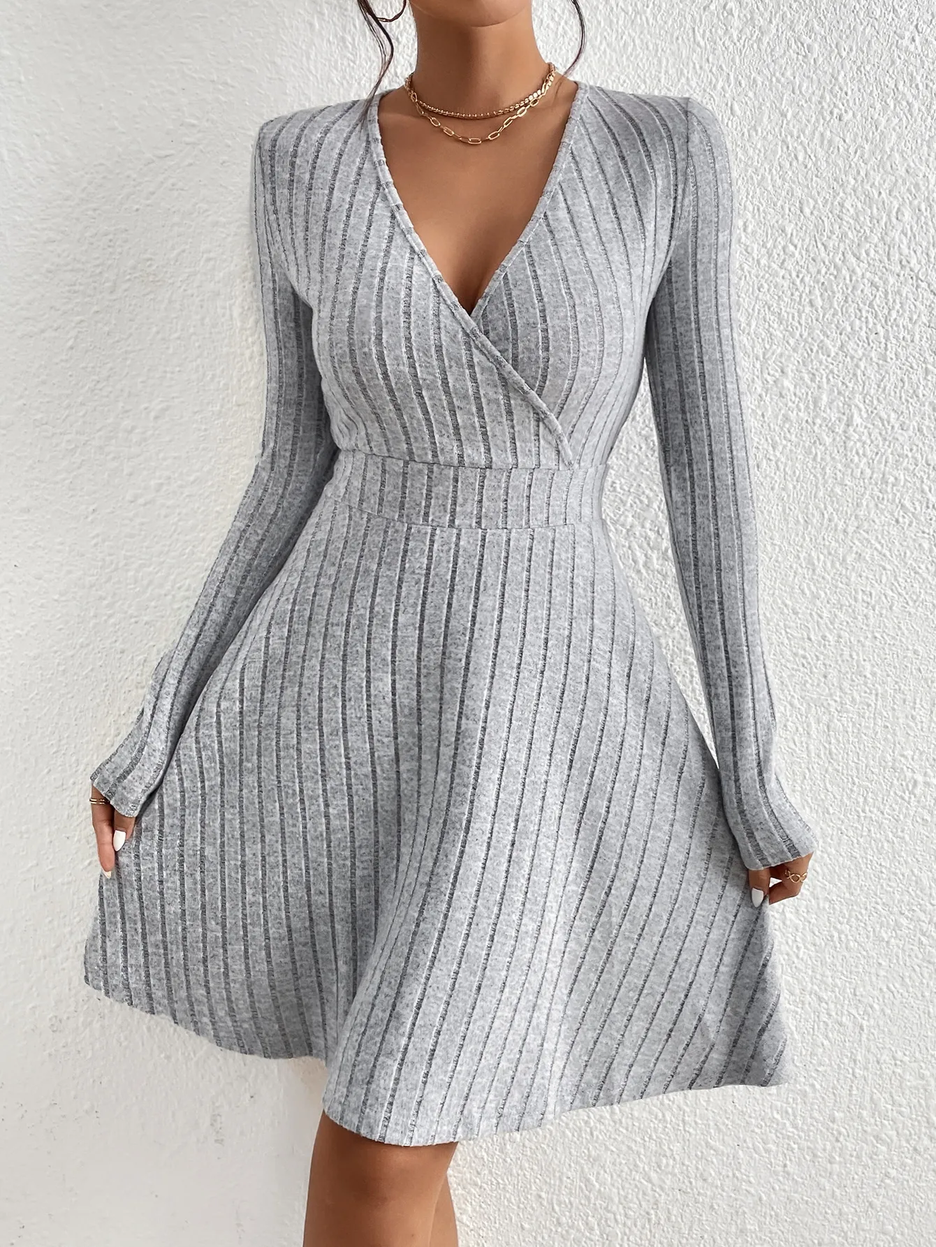Color: black, Size: L - New for autumn/Winter 2024 Women Knit Slim Sexy Bodycon Dress V-Neck Long Sleeve Dress Solid Casual Midi Sweater Dress