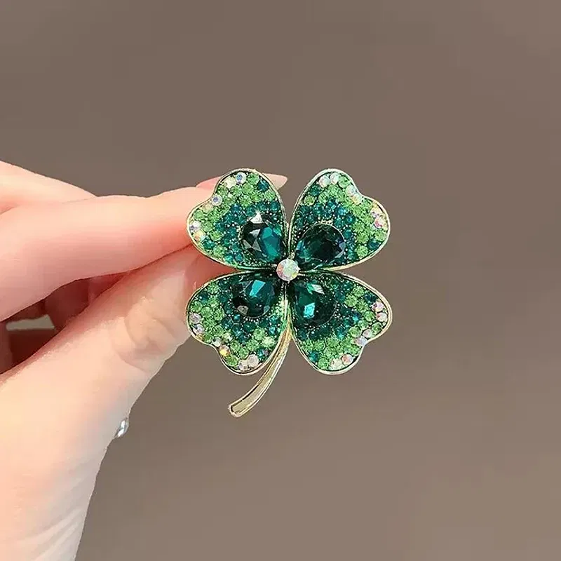 Metal color: Gold-color - Korean Style High-End Crystal Glass Fashion Brooch Alloy Four-Leaf Clover Pin Clothing Accessories Brooch Women