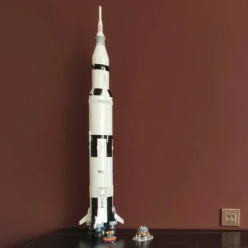 ZOCO Classic Model The Apollo Saturn V Launch Vehicle Rocket And Launch Pad Fit Building Blocks Kid Education Toys Gifts